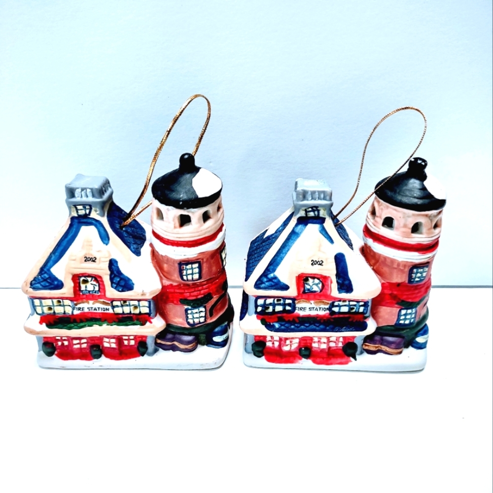 Badcock Home Furnishings  Christmas 2002 Ceramic Ornament Bell Fire Station